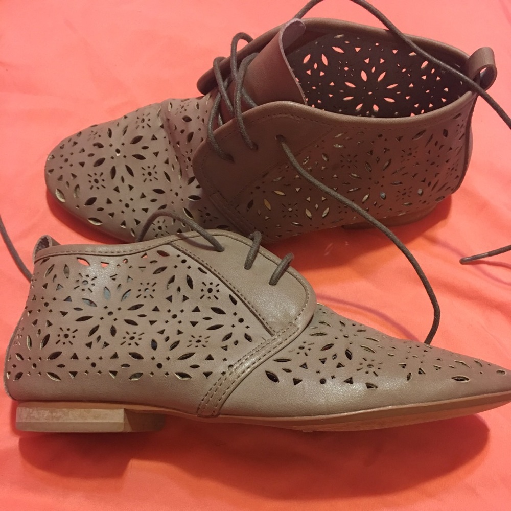 Dress shoes